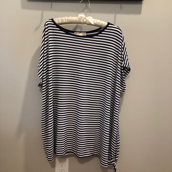 Michael Kors Tops - Micheal Kors Side Tie Short Sleeve Top 2X